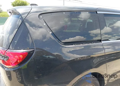 2023 Chrysler Pacifica Touring L z USA, uszkodzony, nr VIN 2C4RC1BG7PR505225